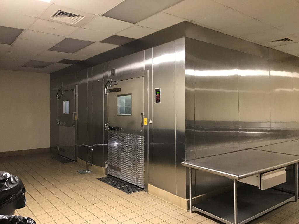 Kitchen Walk-in fridge and freezer