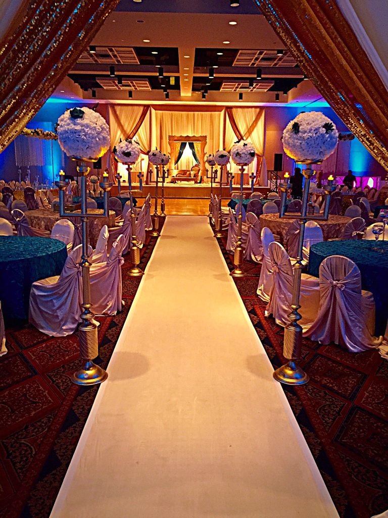 WR-Center-Aisle